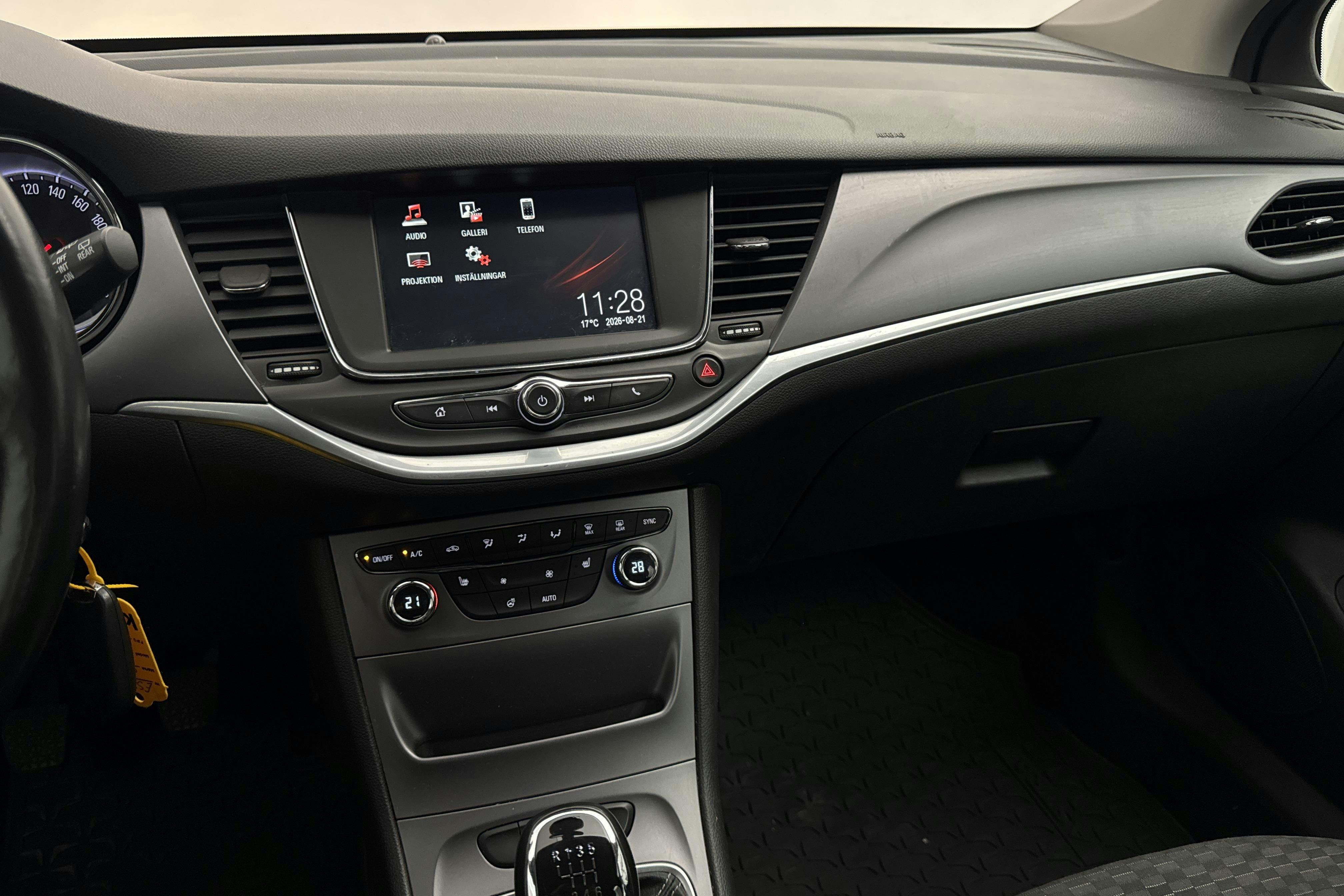 Vehicle Image 12
