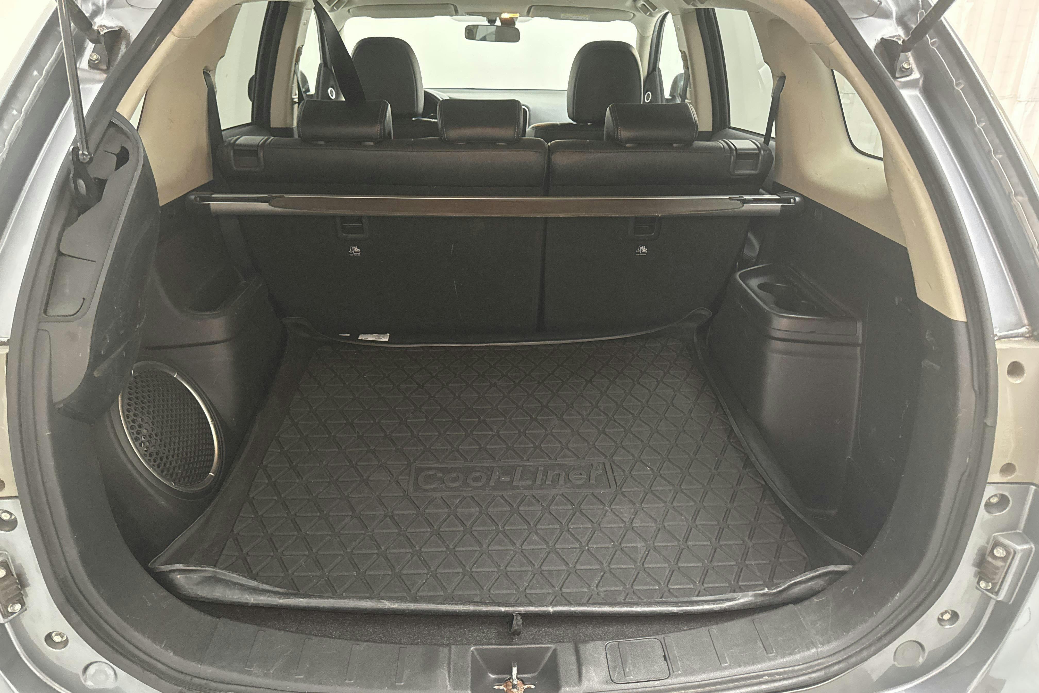 Vehicle Image 9