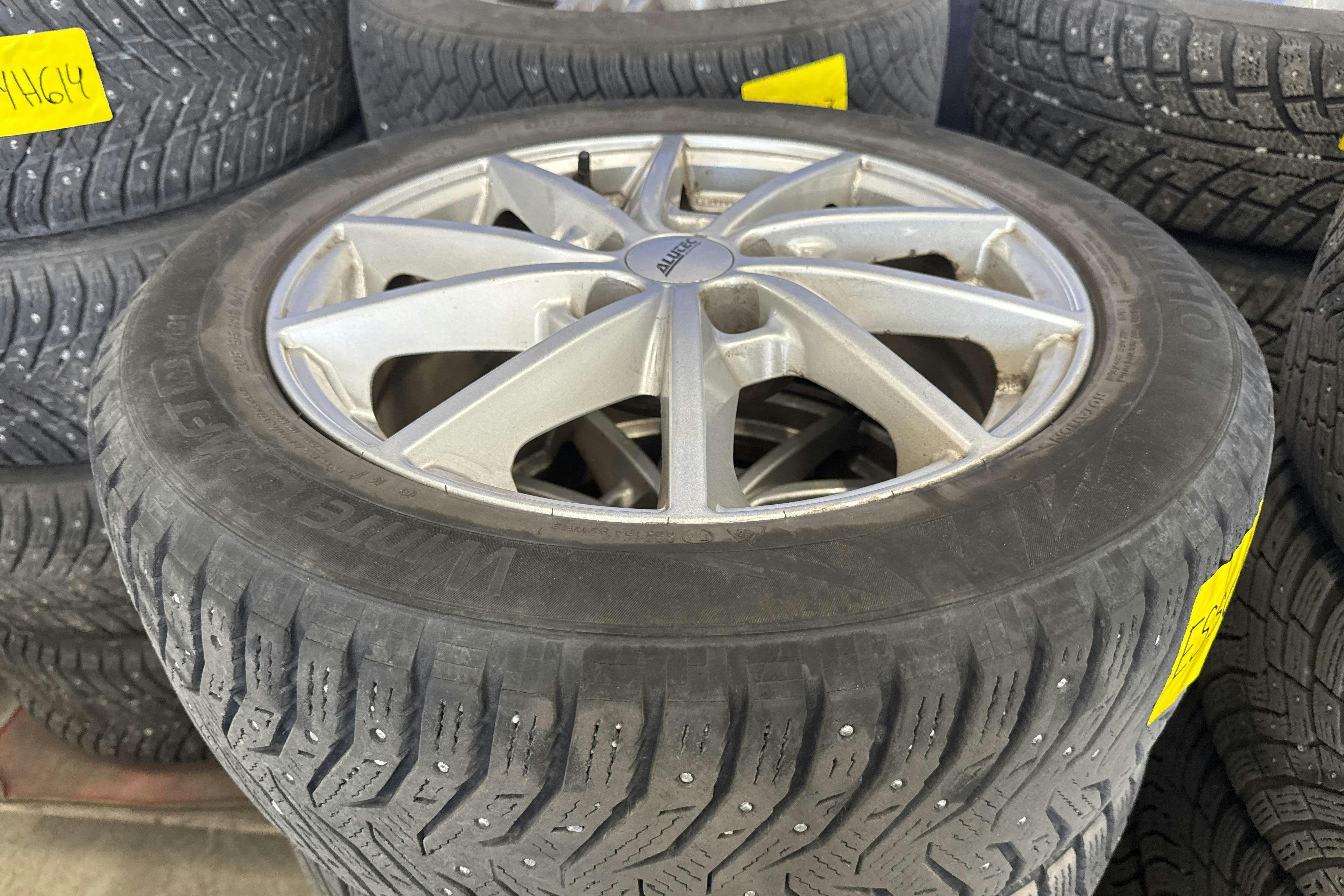 Vehicle Image 15