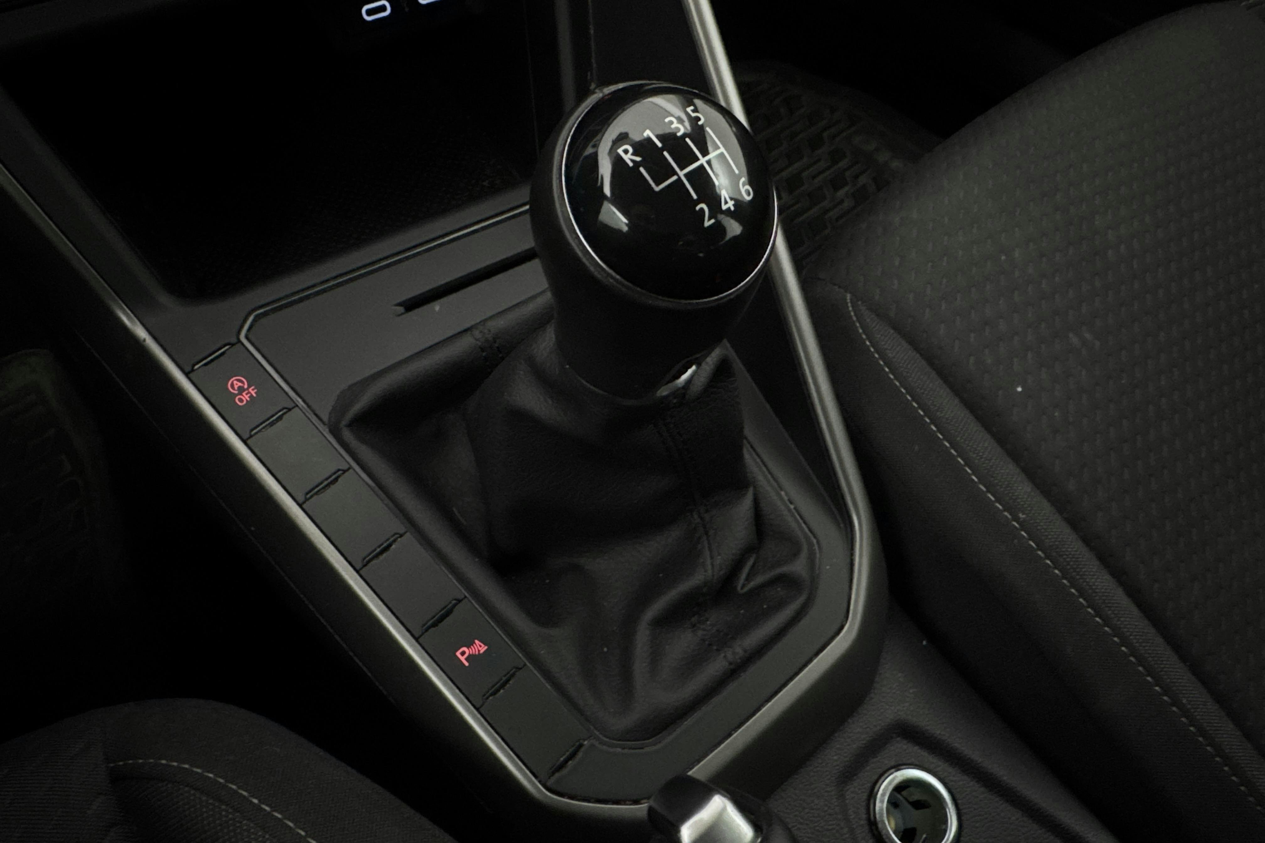 Vehicle Image 12