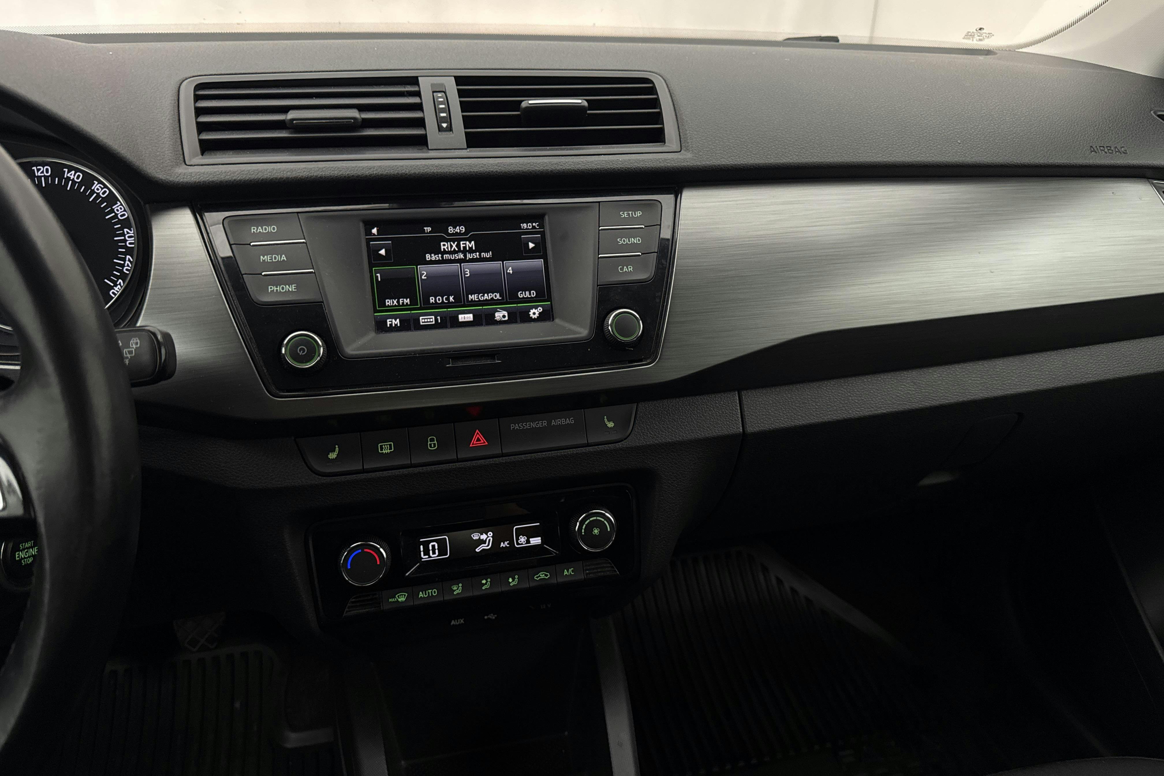 Vehicle Image 11