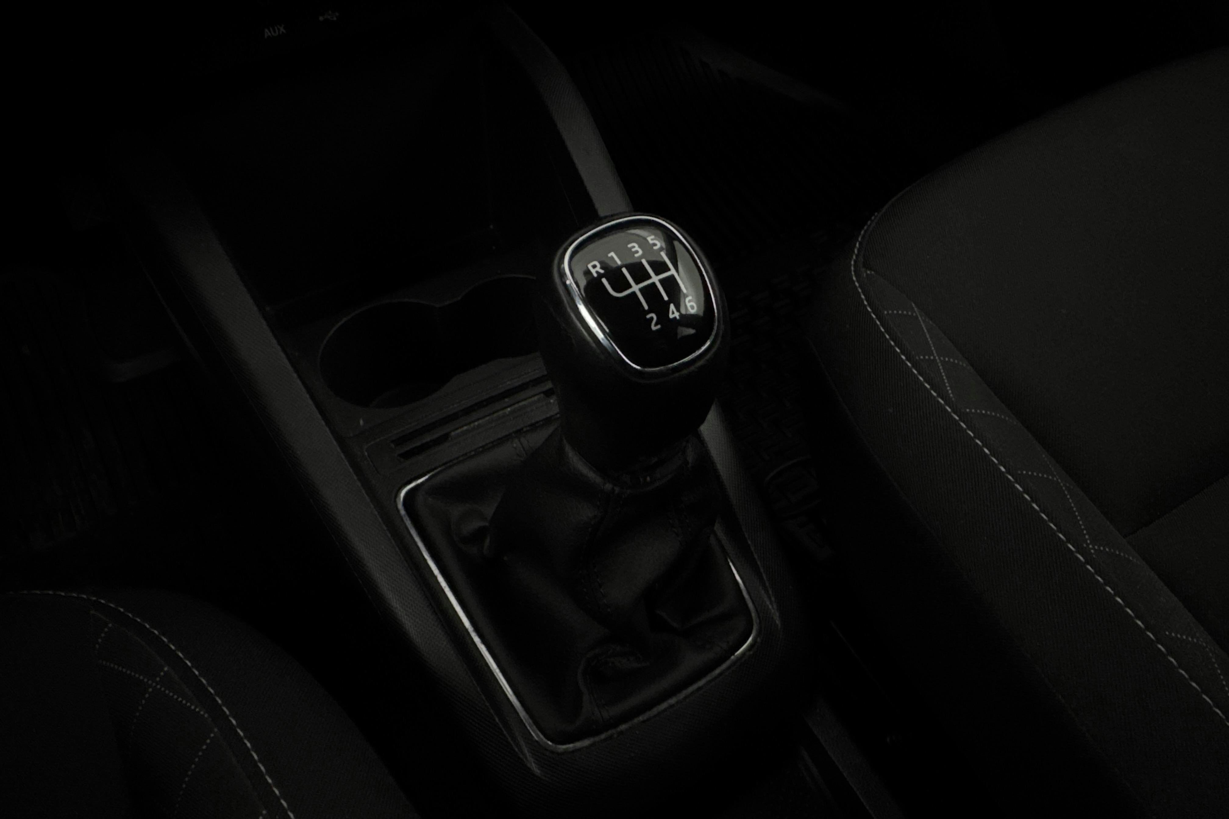 Vehicle Image 13