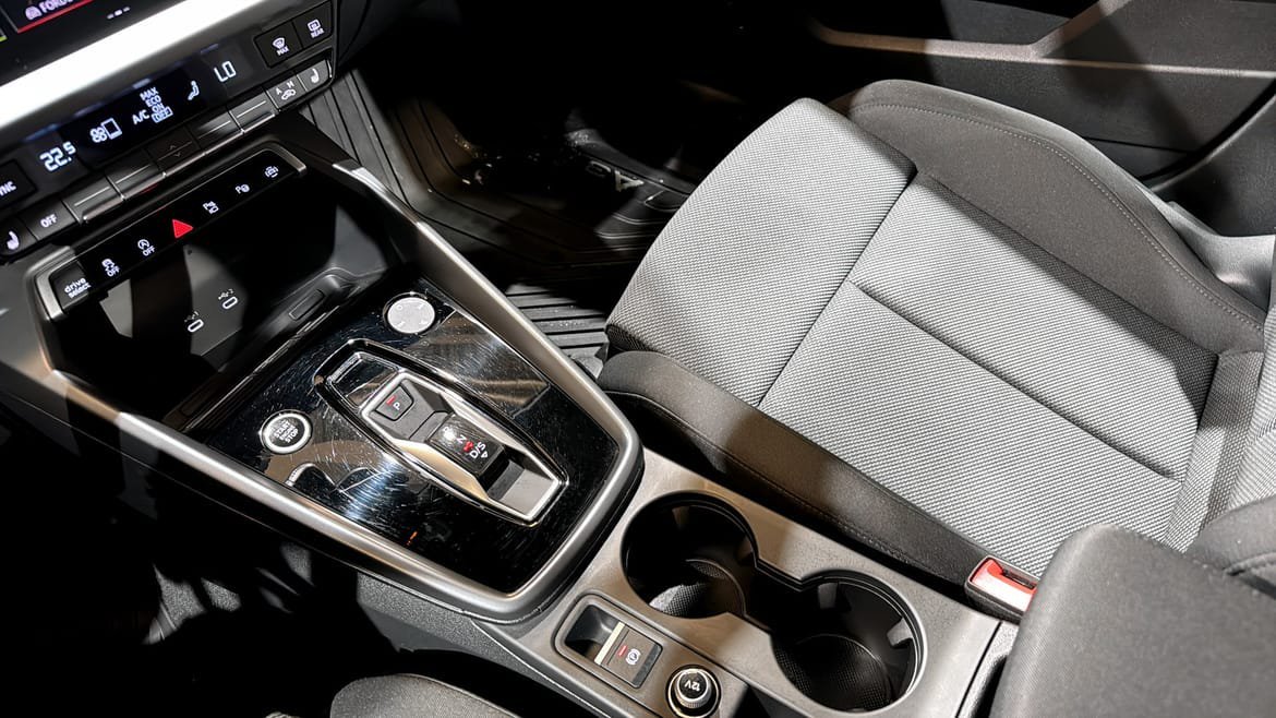 Vehicle Image 15