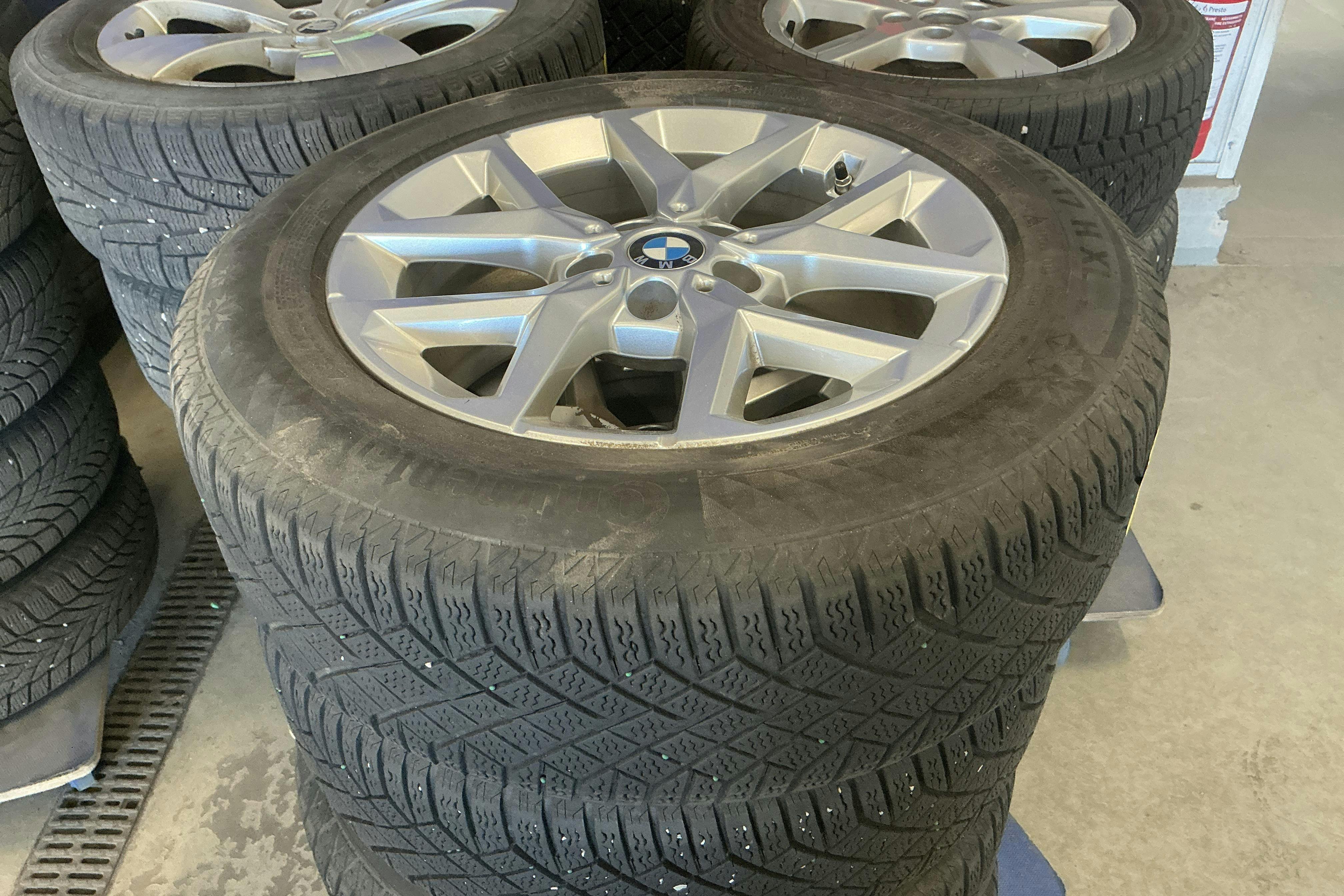 Vehicle Image 21