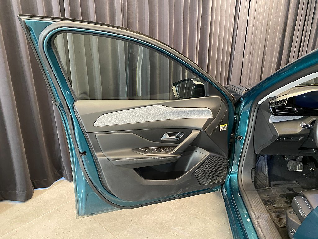 Vehicle Image 28