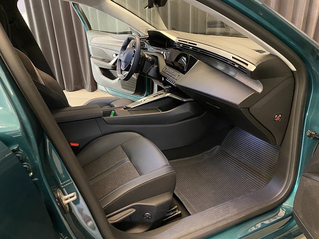 Vehicle Image 37