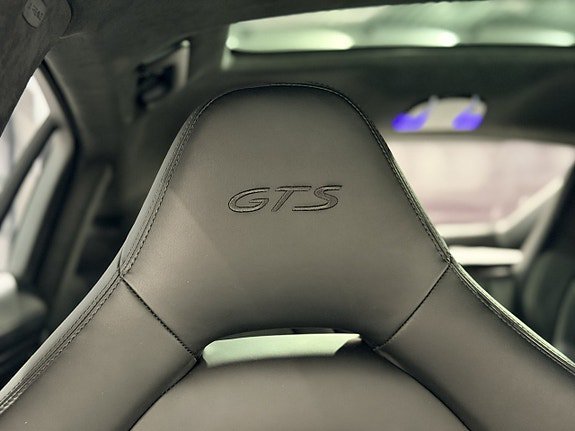 Vehicle Image 29