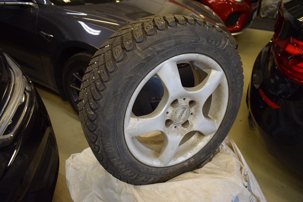 Vehicle Image 15