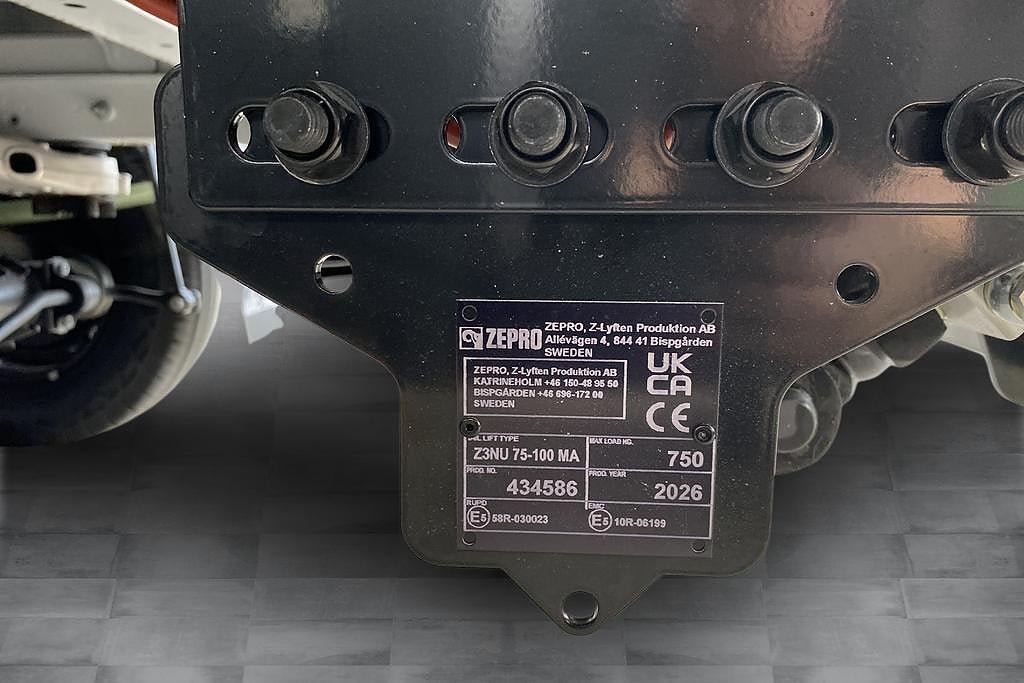 Vehicle Image 15