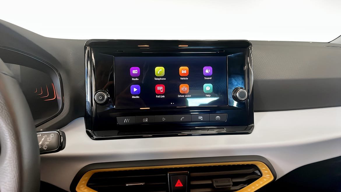 Vehicle Image 9