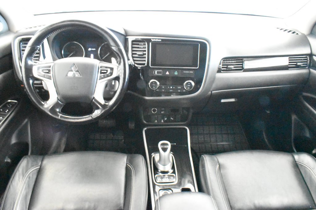 Vehicle Image 12