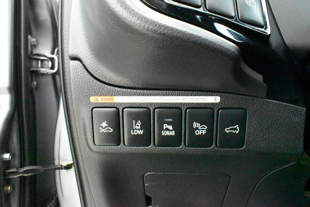 Vehicle Image 16