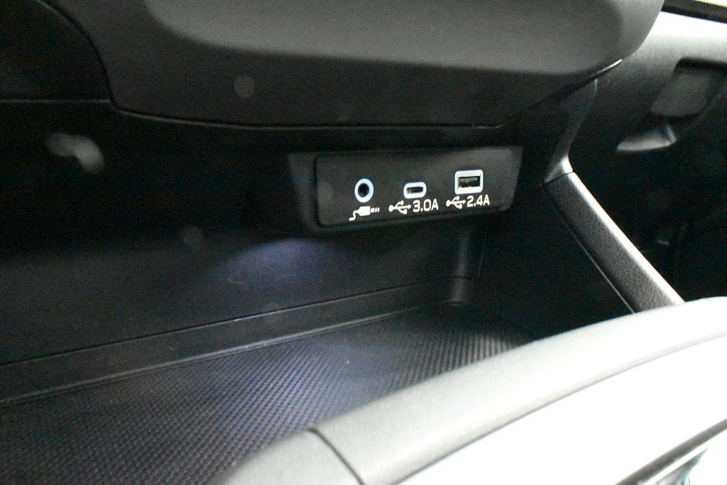 Vehicle Image 16