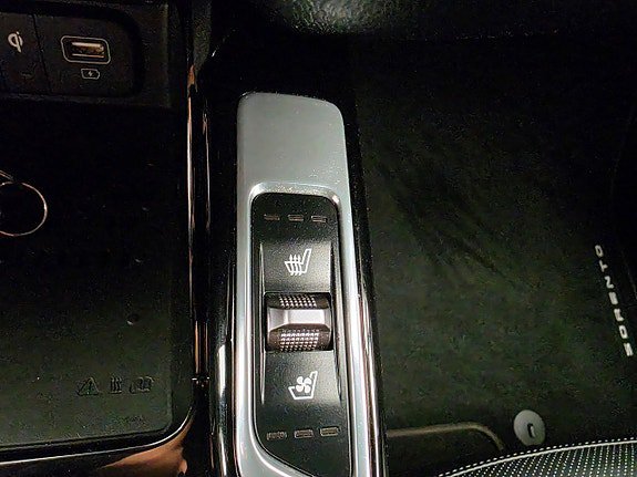 Vehicle Image 28