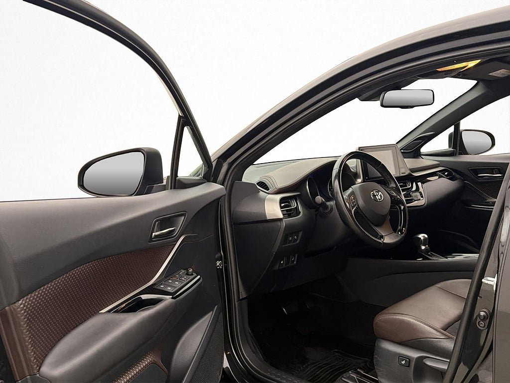 Vehicle Image 8