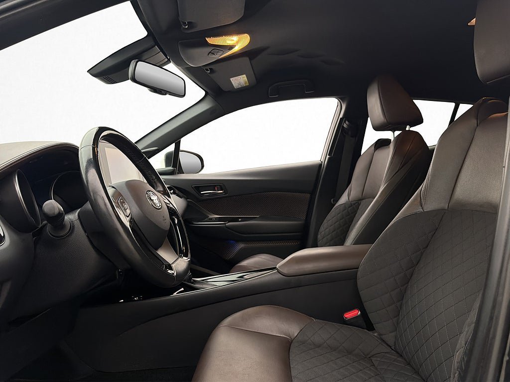 Vehicle Image 9