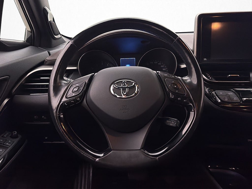 Vehicle Image 10