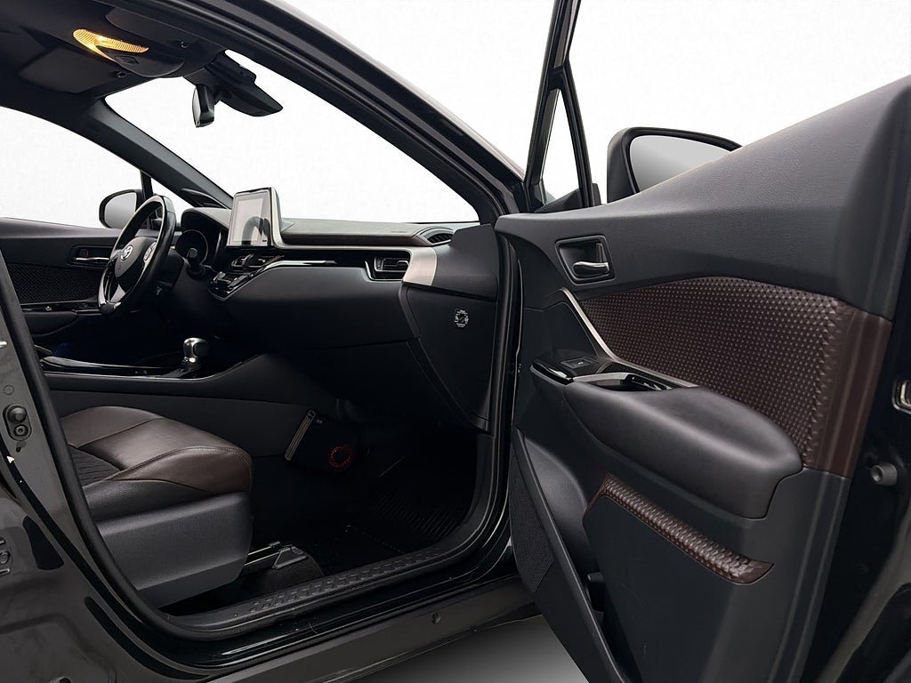 Vehicle Image 12