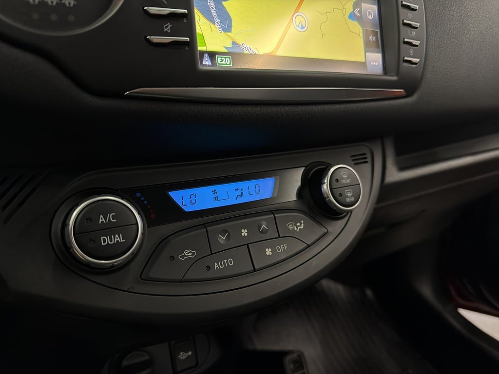 Vehicle Image 21