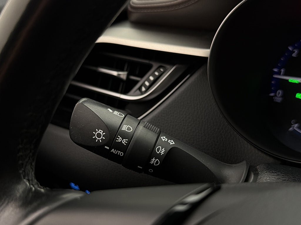 Vehicle Image 25