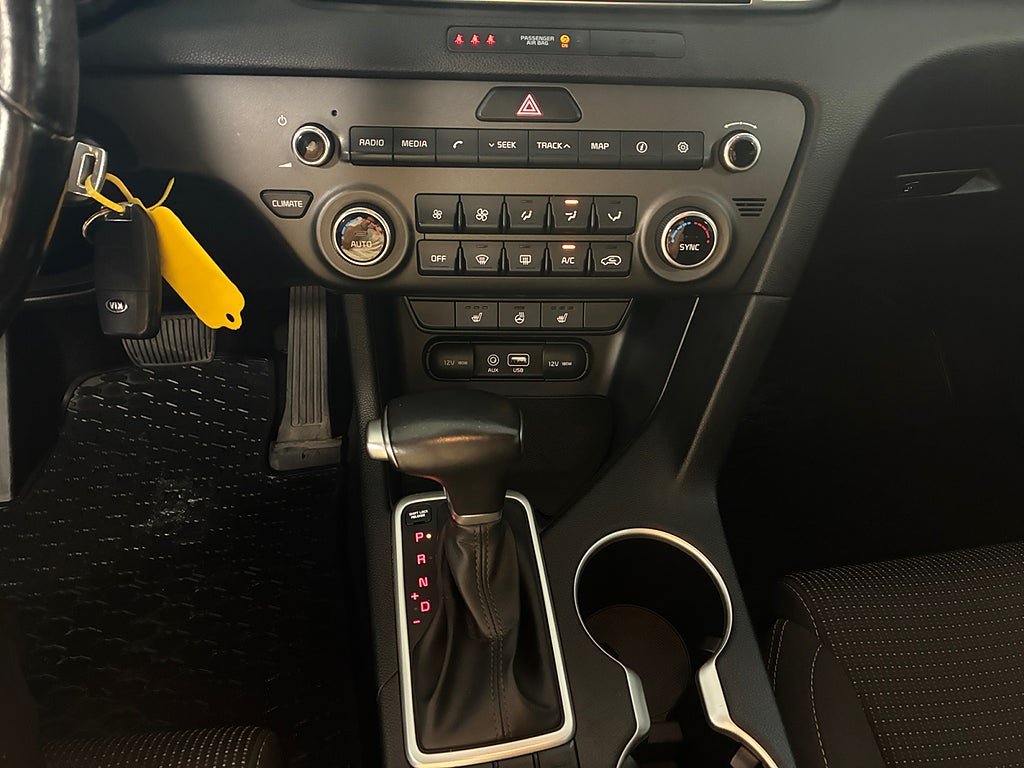 Vehicle Image 12