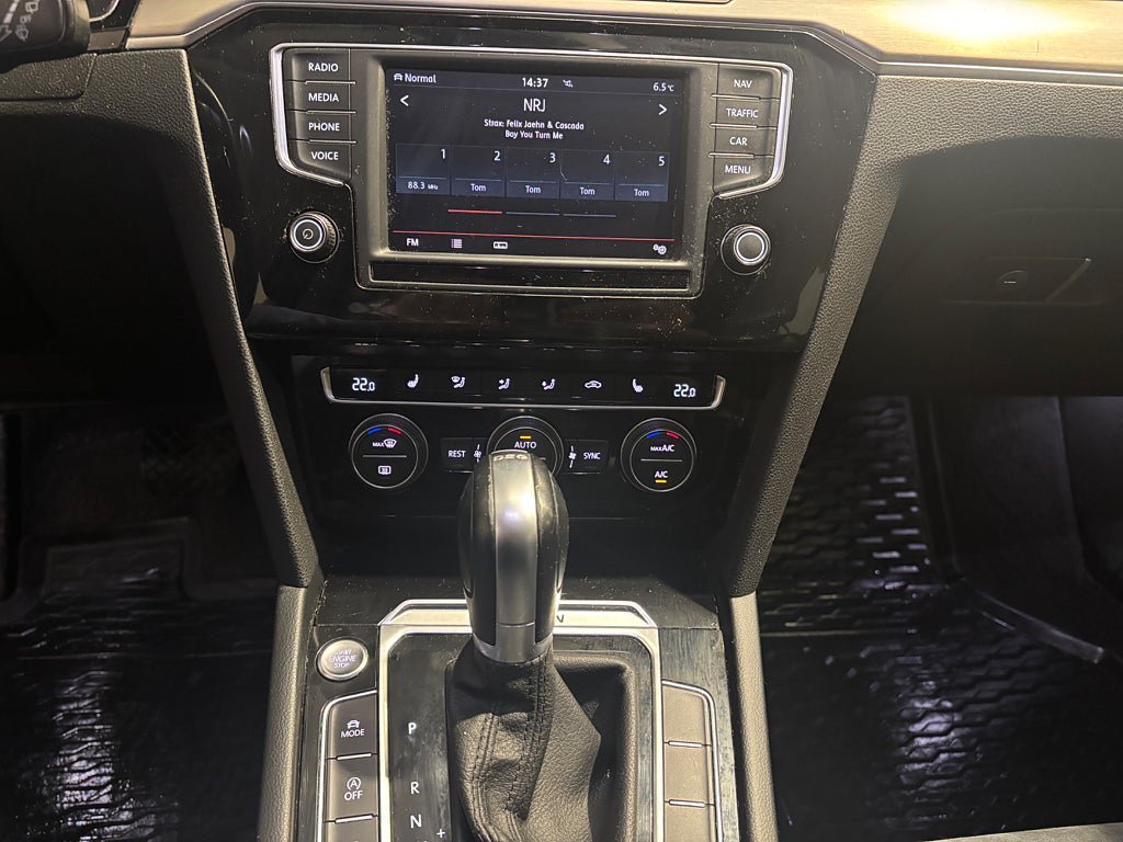 Vehicle Image 15