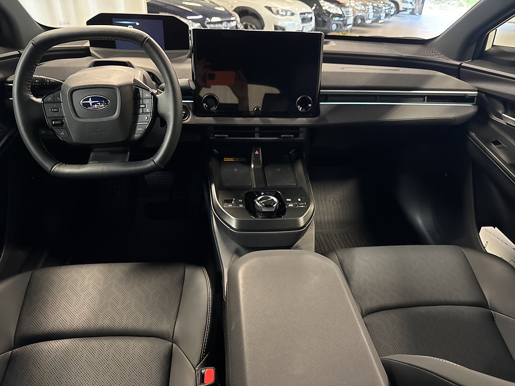 Vehicle Image 16