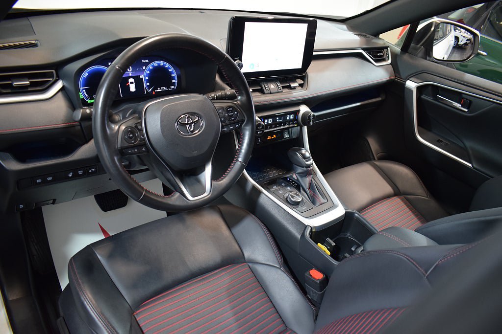 Vehicle Image 6