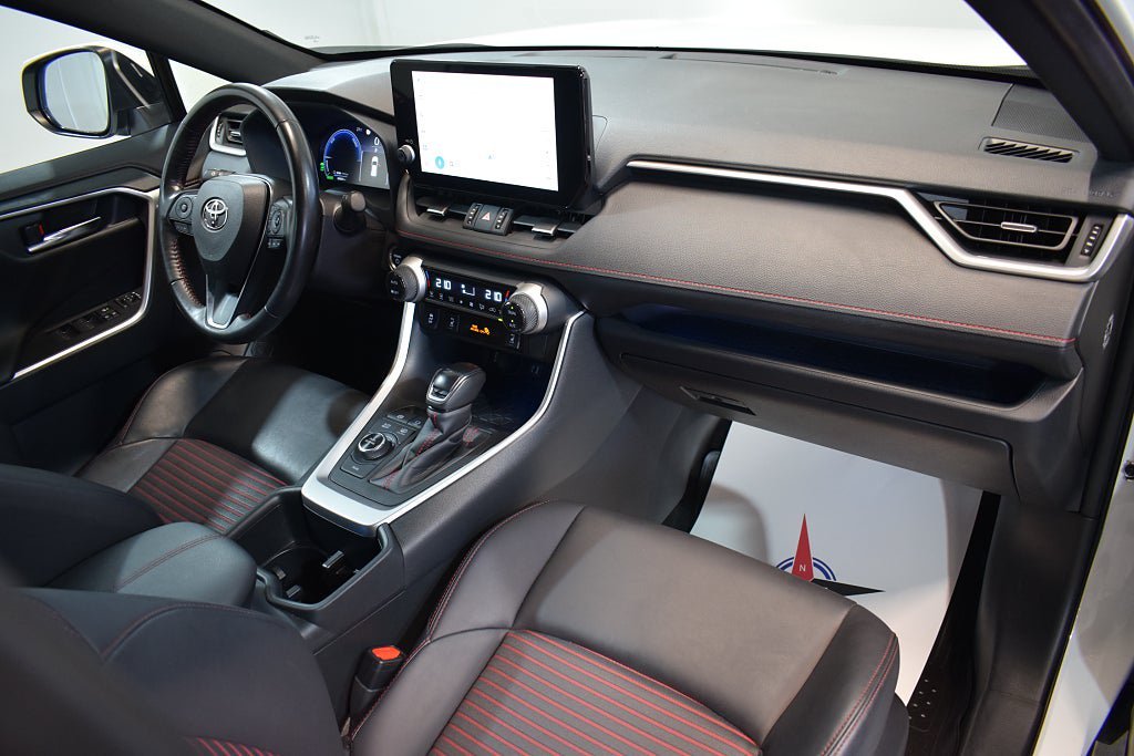Vehicle Image 9