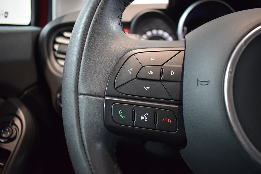 Vehicle Image 16