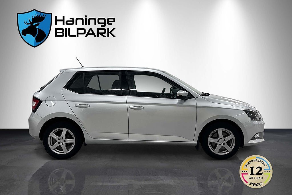 Vehicle Image 6