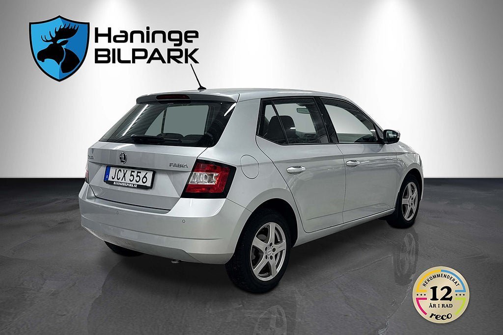 Vehicle Image 8