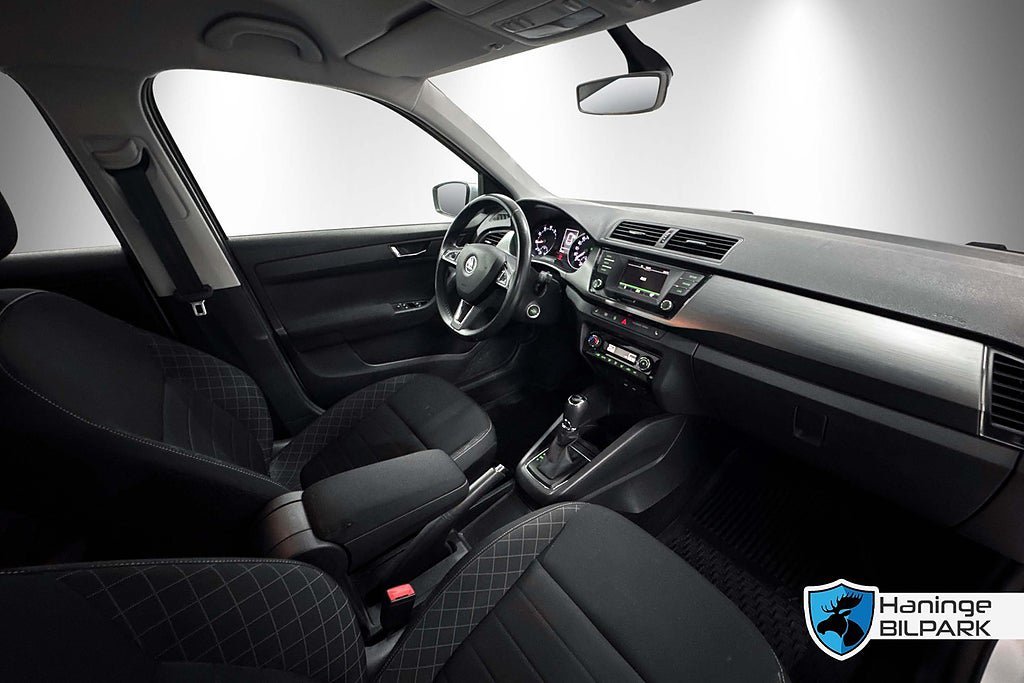 Vehicle Image 13