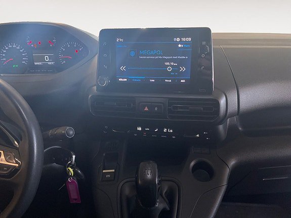 Vehicle Image 11