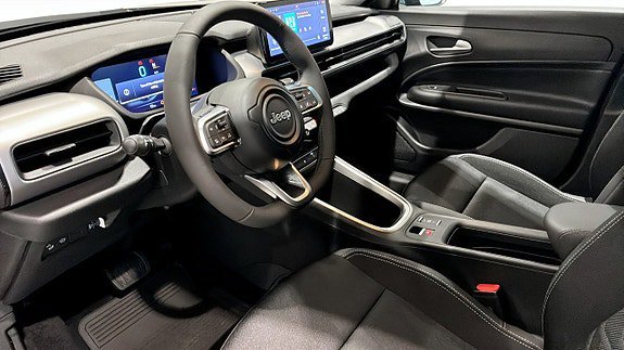 Vehicle Image 16