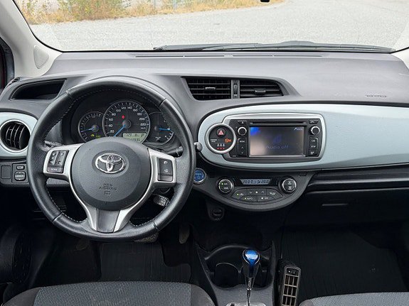 Vehicle Image 9