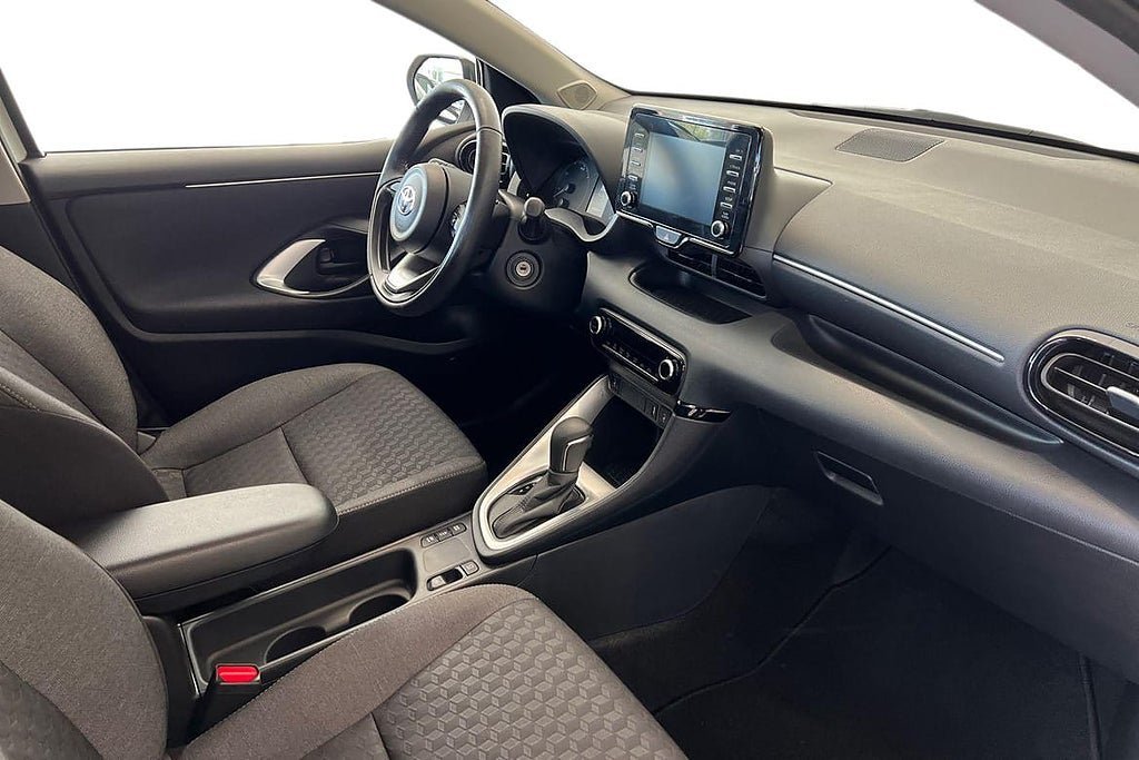Vehicle Image 6