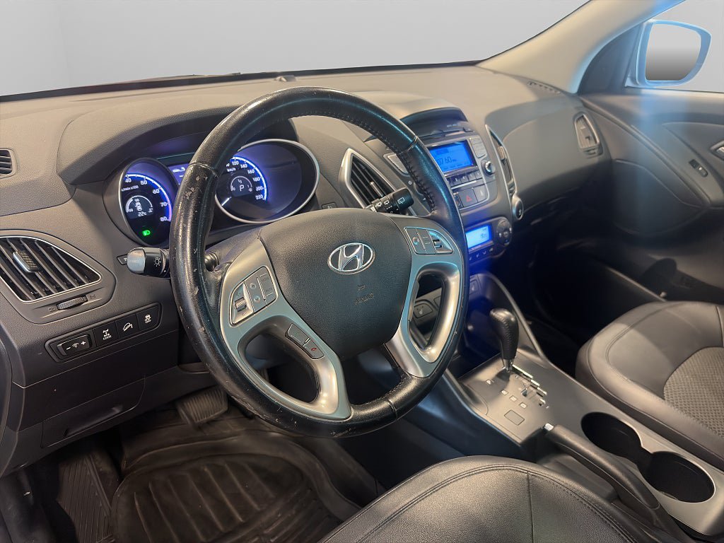 Vehicle Image 10