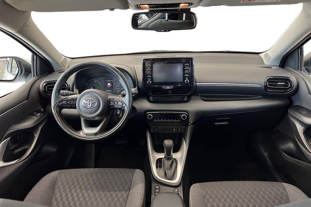 Vehicle Image 8
