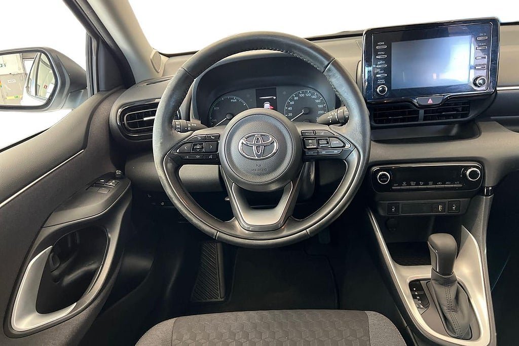 Vehicle Image 9
