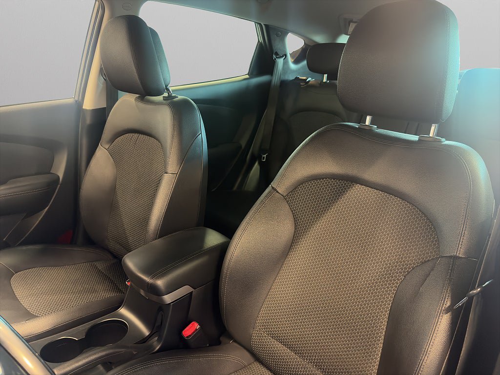 Vehicle Image 14