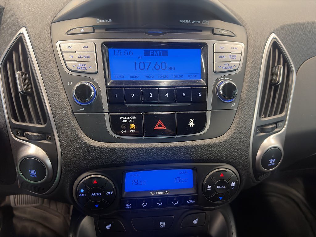 Vehicle Image 16