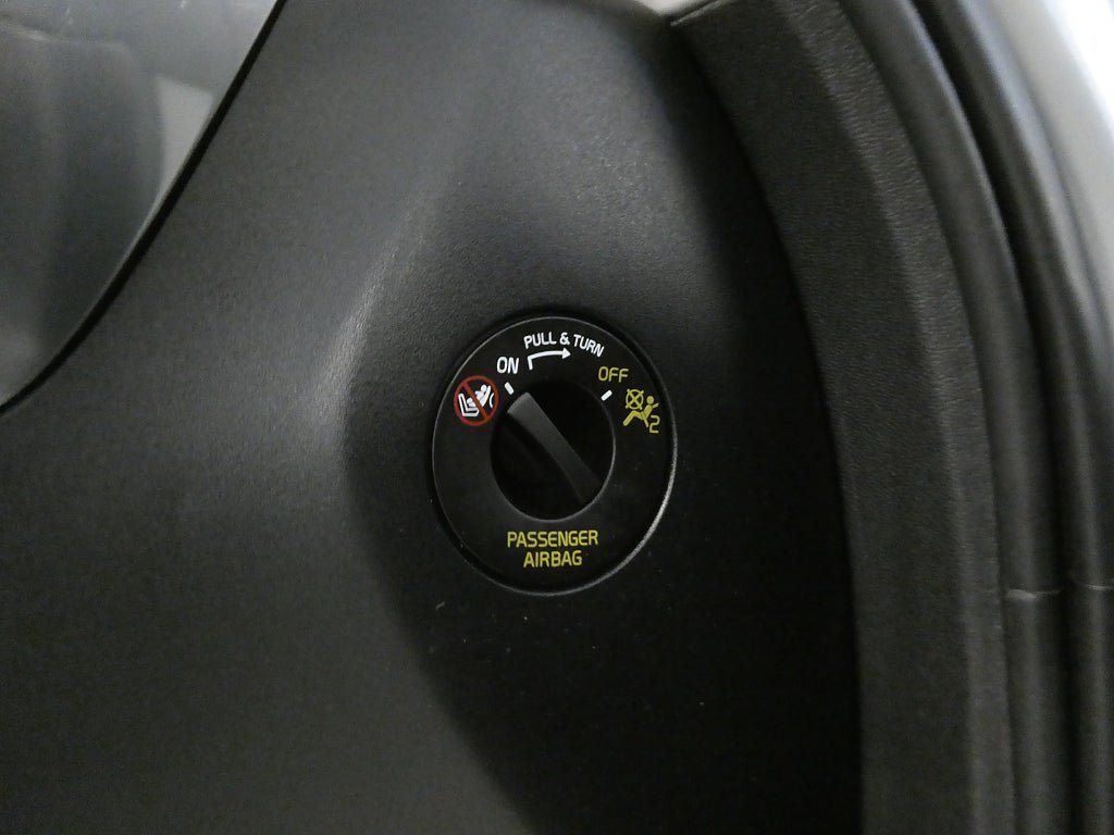 Vehicle Image 17
