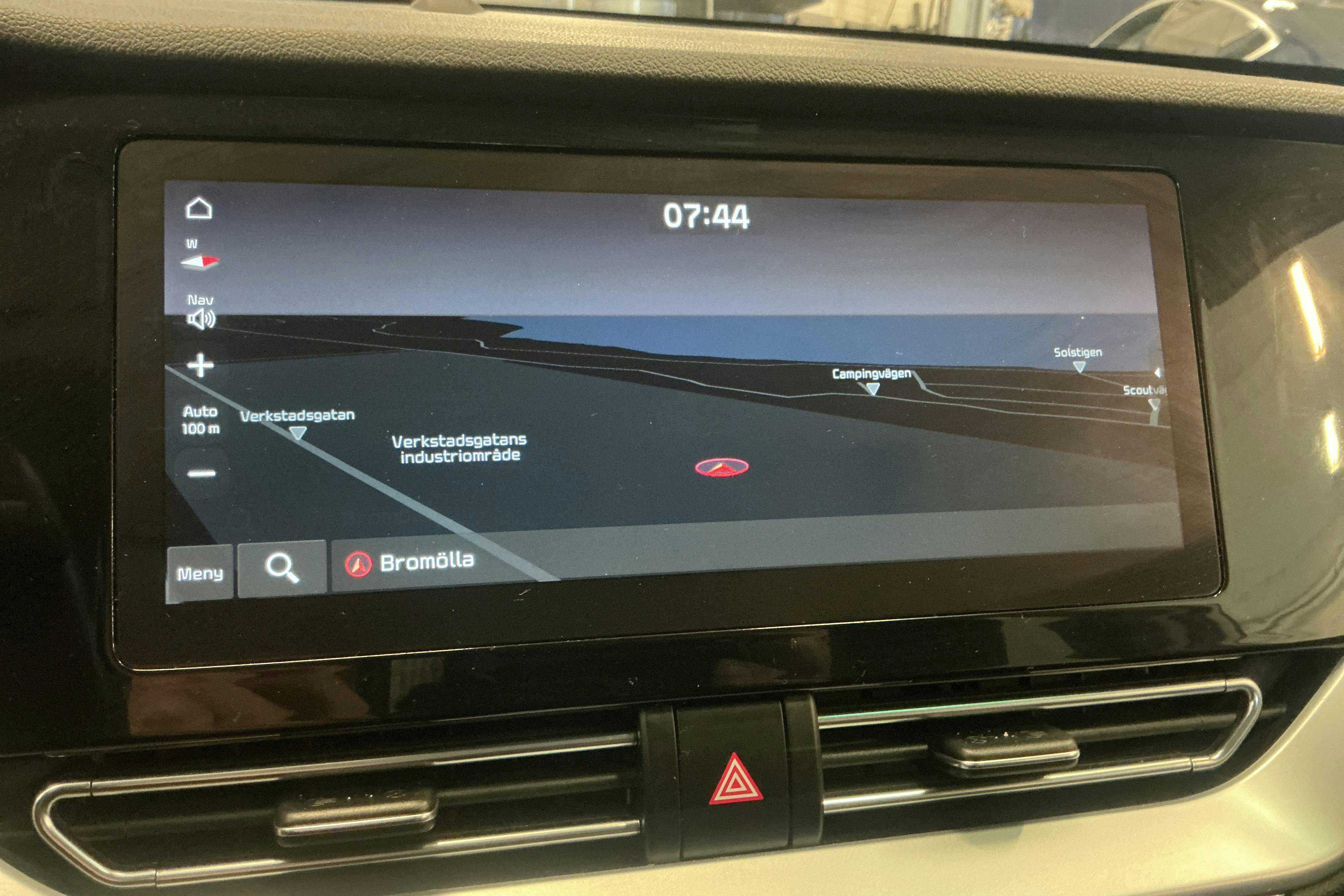 Vehicle Image 11
