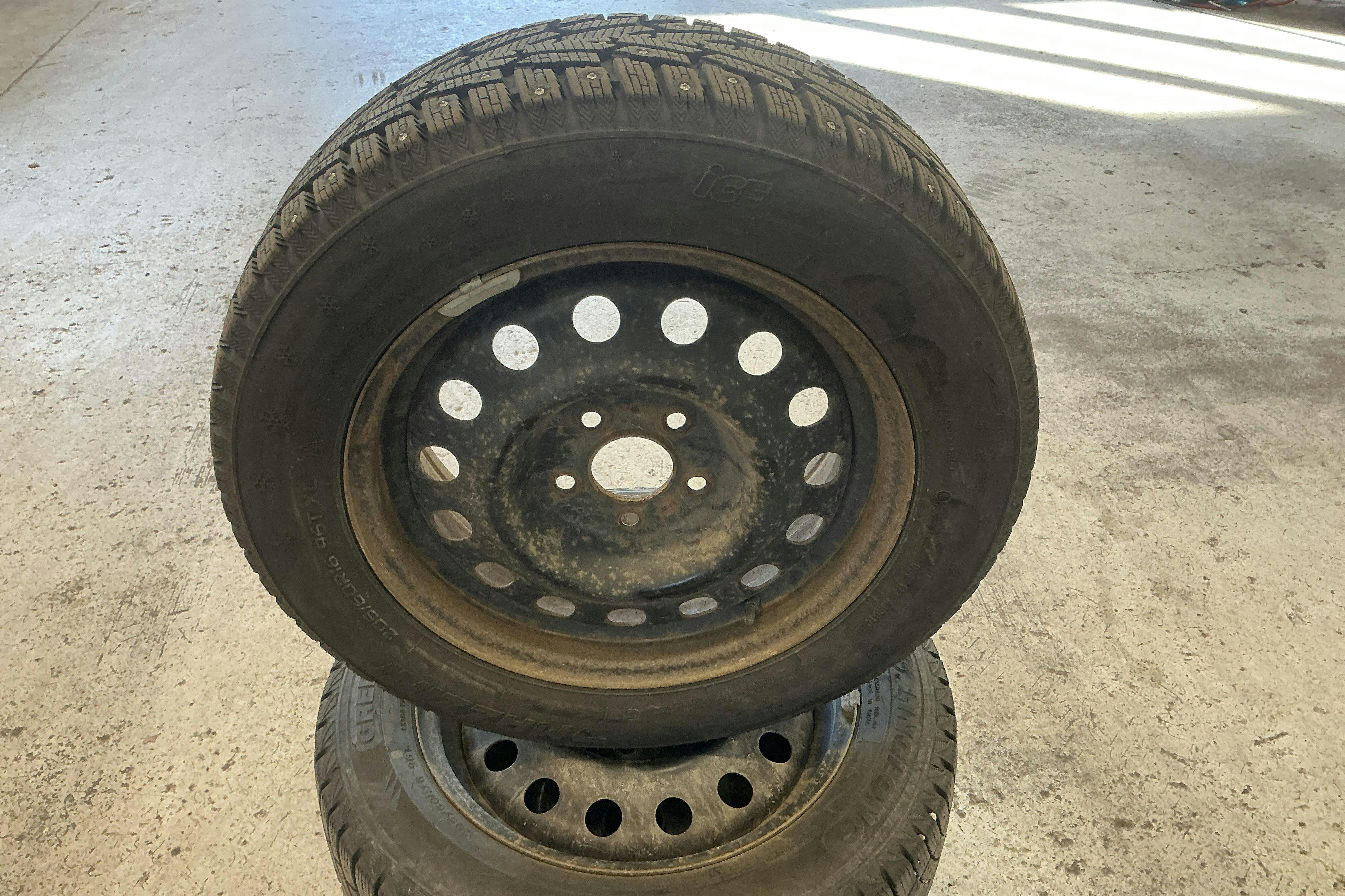 Vehicle Image 14