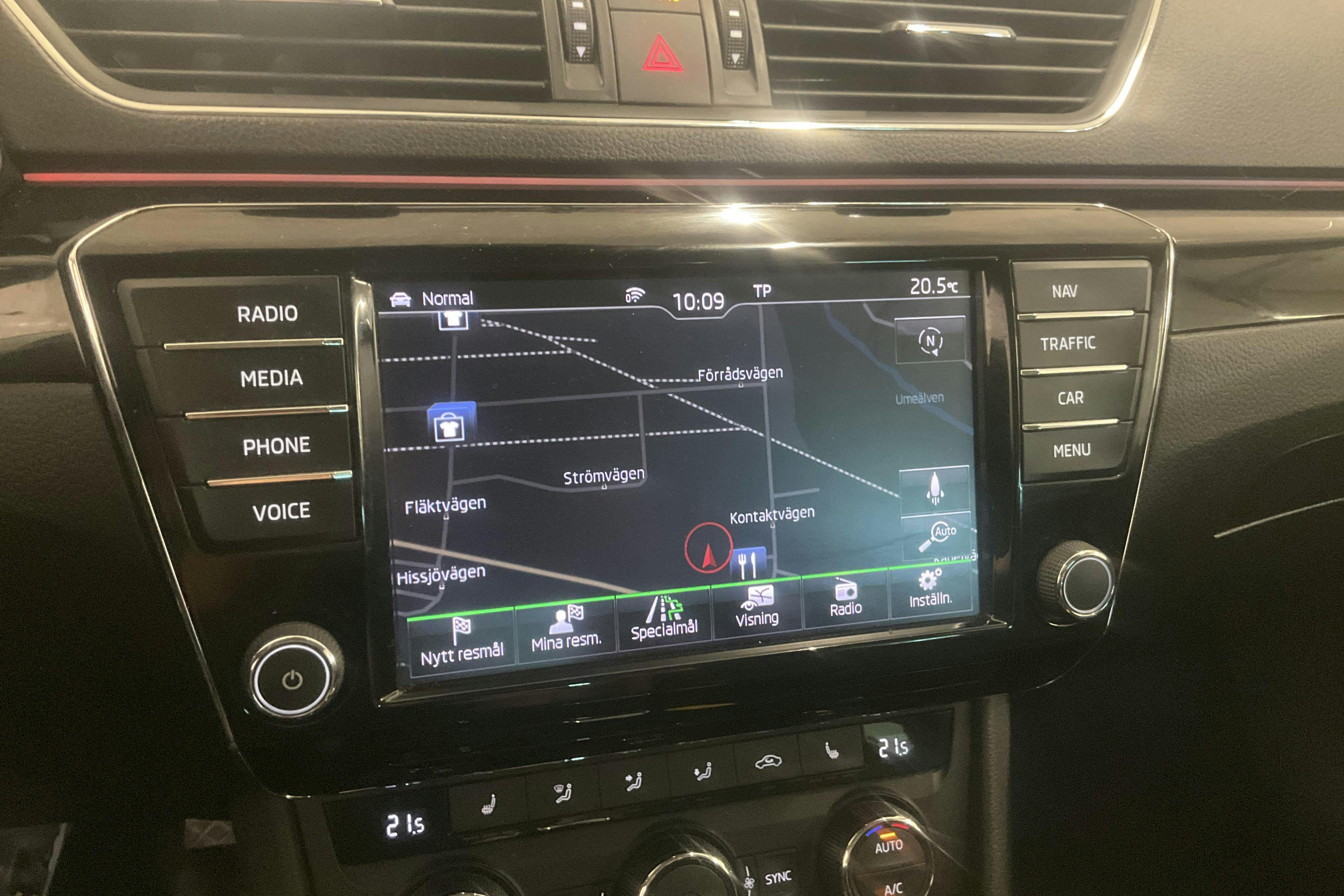 Vehicle Image 11