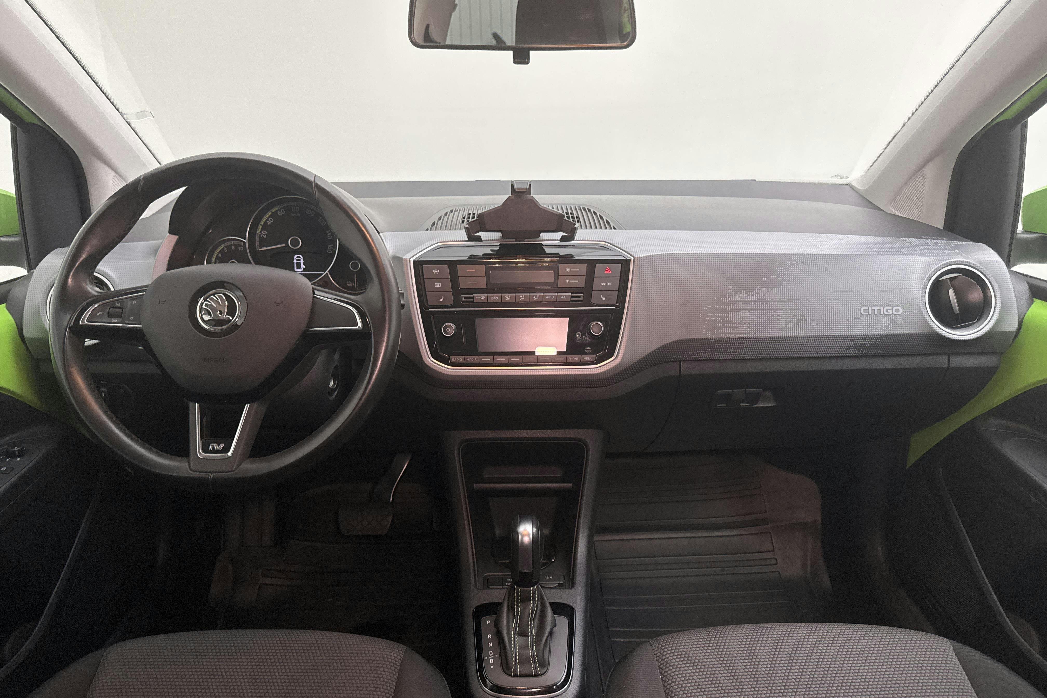 Vehicle Image 6