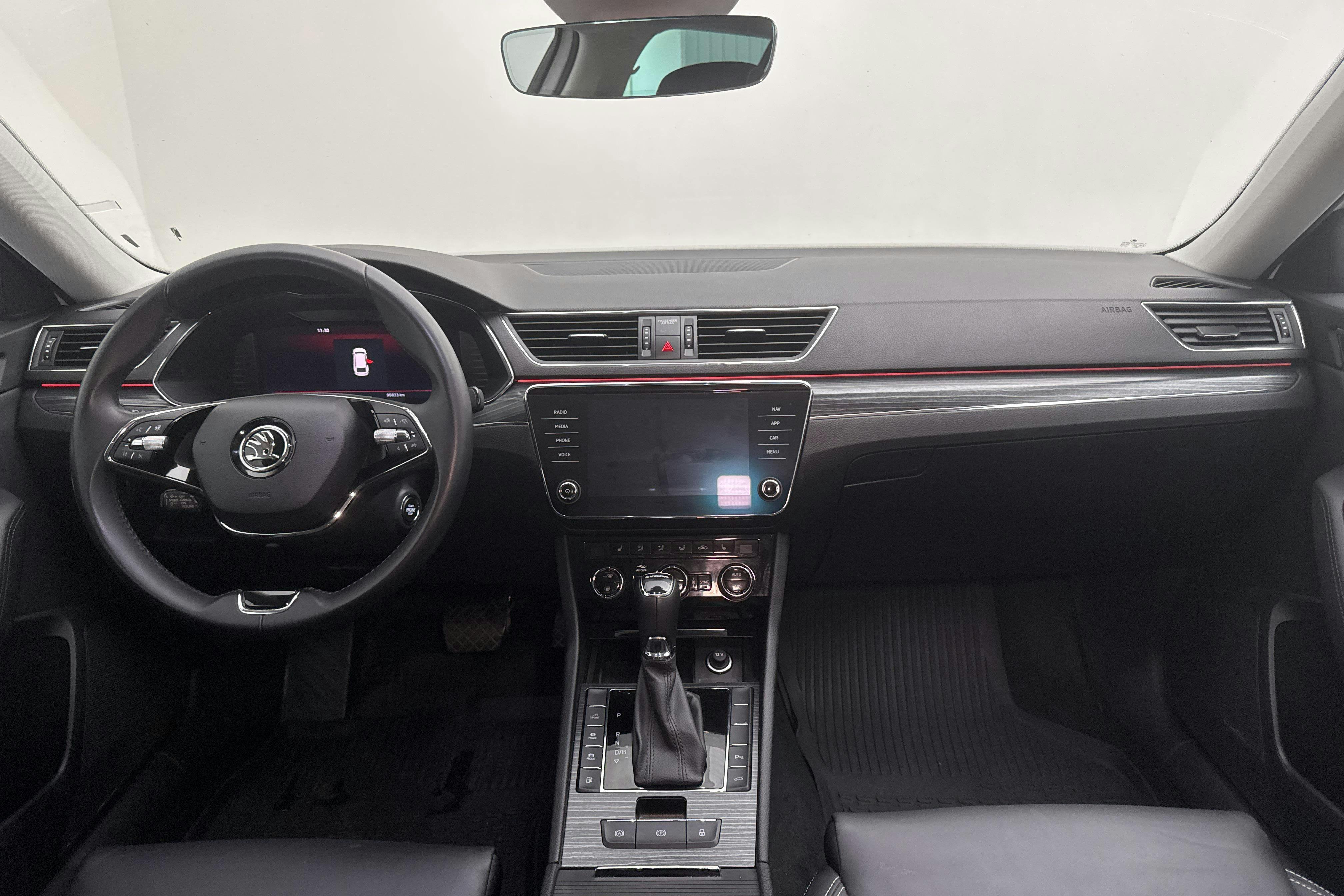 Vehicle Image 6