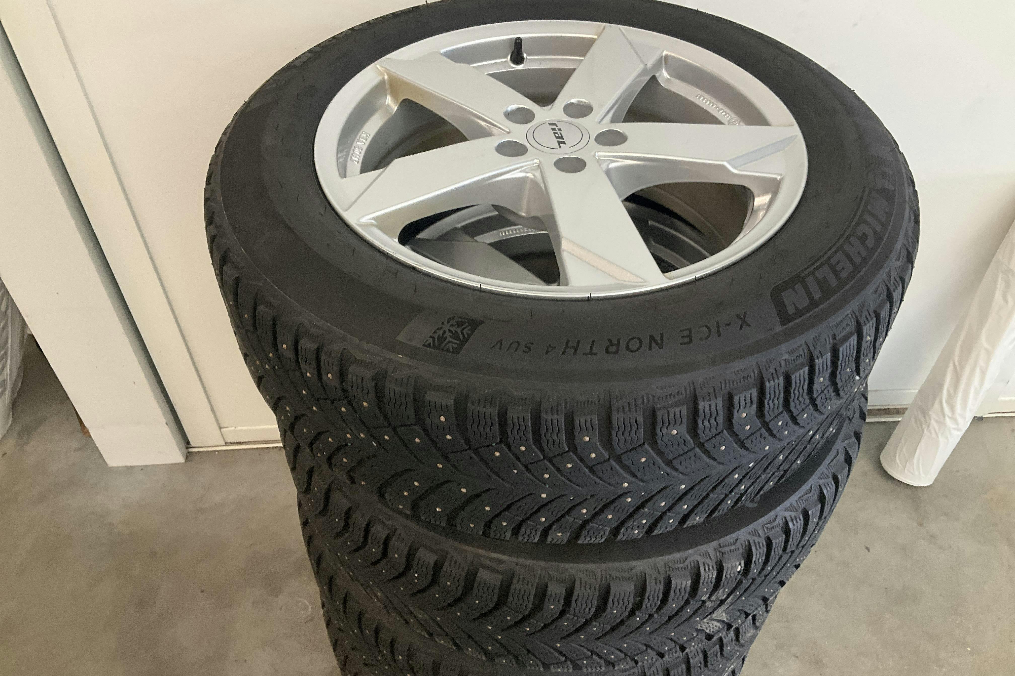 Vehicle Image 15