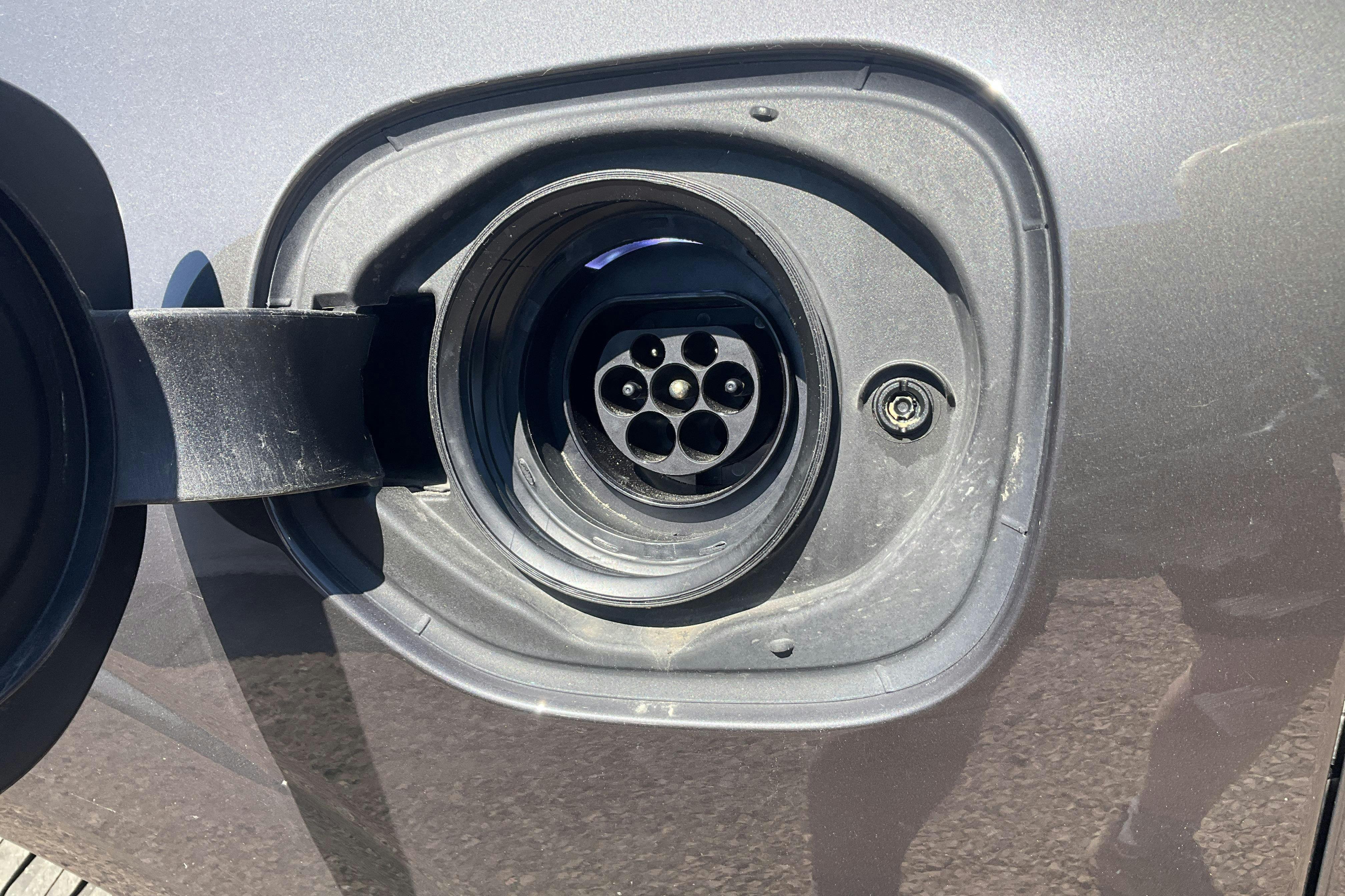 Vehicle Image 17